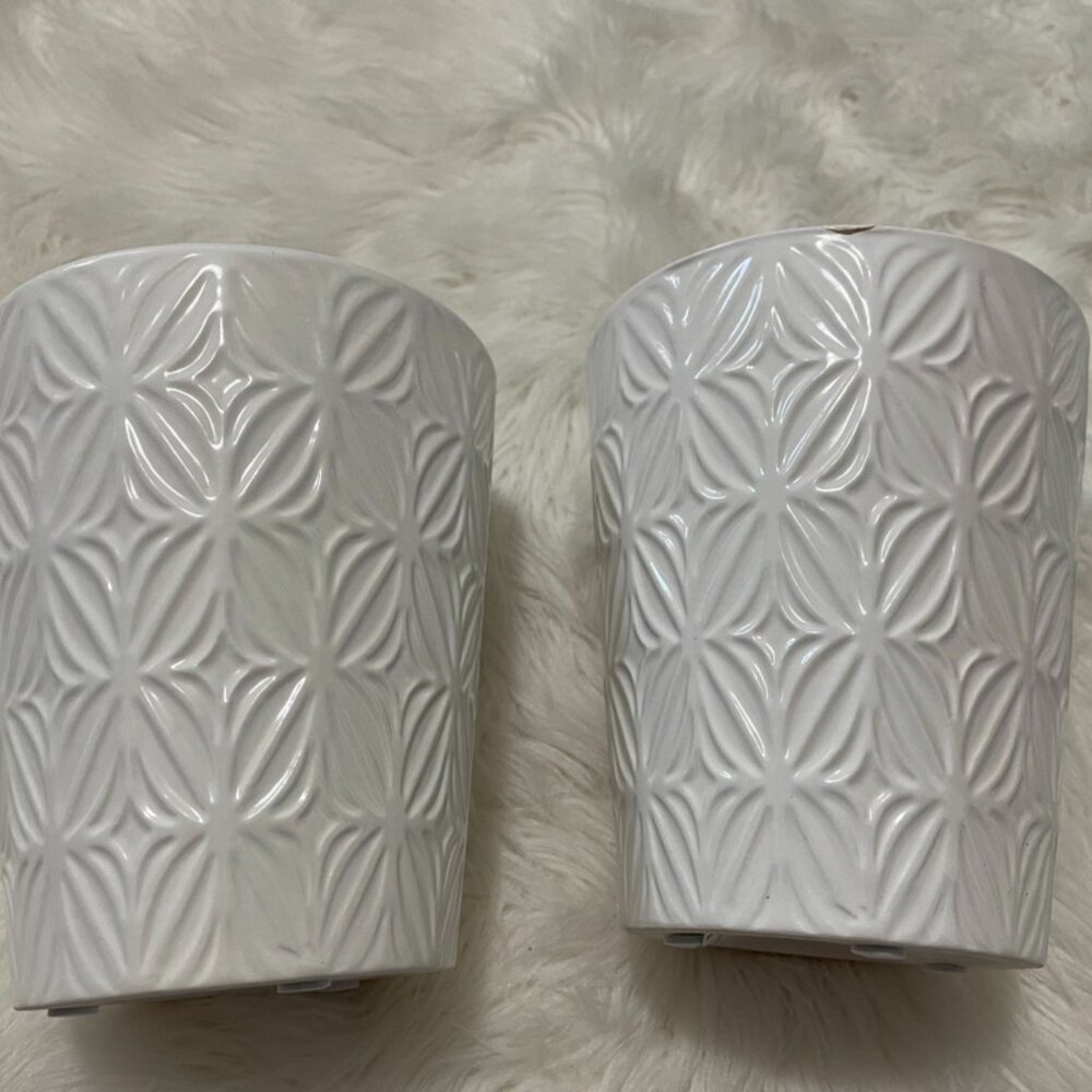(set of 2) 6" Tall, 5" opening, 4" base Textured pattern glossy ceramic planters